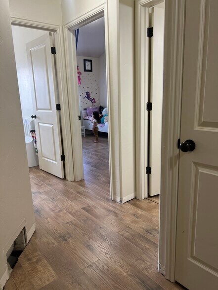 Building Photo - 490 E 700 S