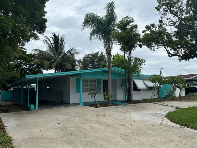 Building Photo - Charming Home with Great Location & Natura...