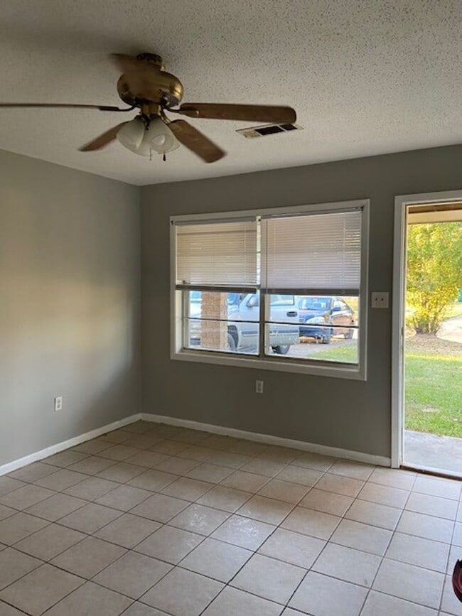 Building Photo - Gulfport 3 Bedroom