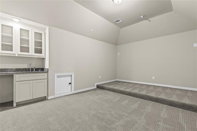 Building Photo - 14892 Hometown Dr