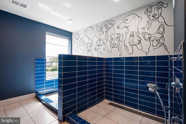 Building Photo - 3925 Fair Ridge Dr