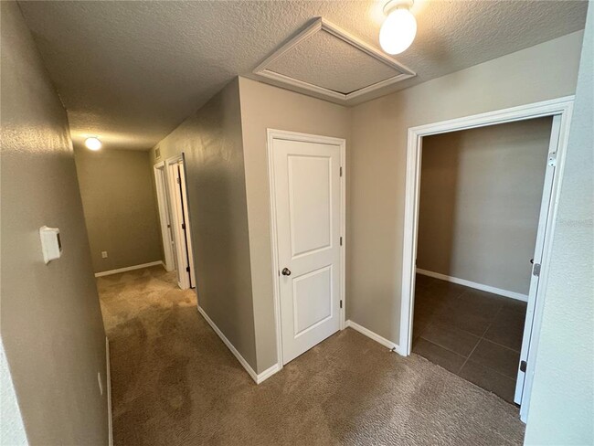 Building Photo - 1018 Ashentree Dr