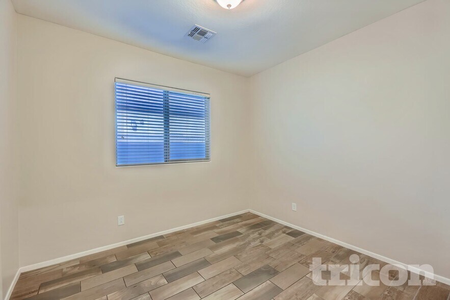 Building Photo - 17163 W Diana Ave