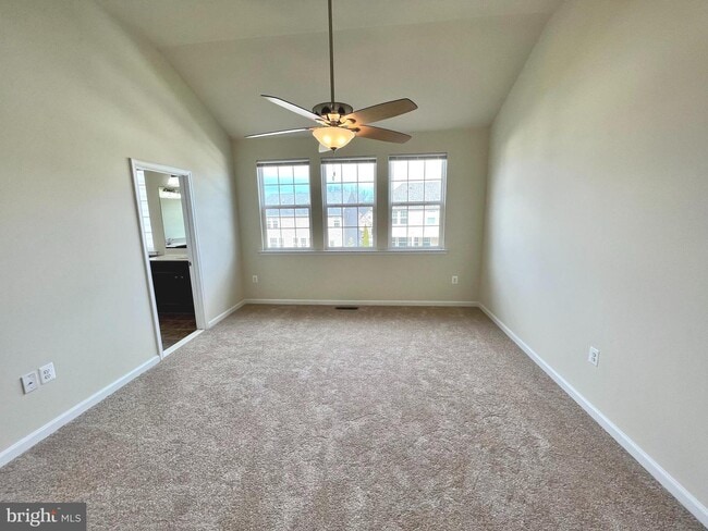 Building Photo - 12 Lamplighter Ln