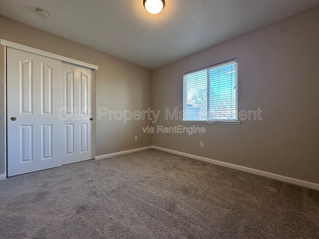 Building Photo - 200 Eastbrook Way