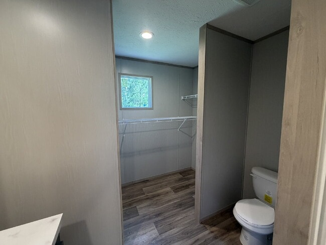 Building Photo - Mobile Home for Rent