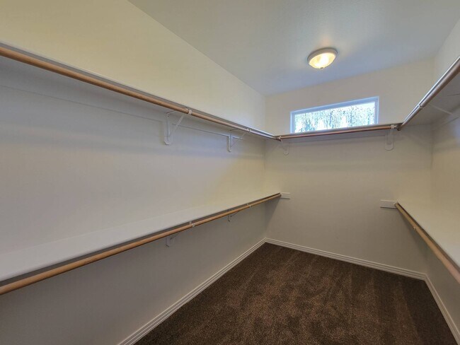 Building Photo - 1200 W Canyon Lakes Dr