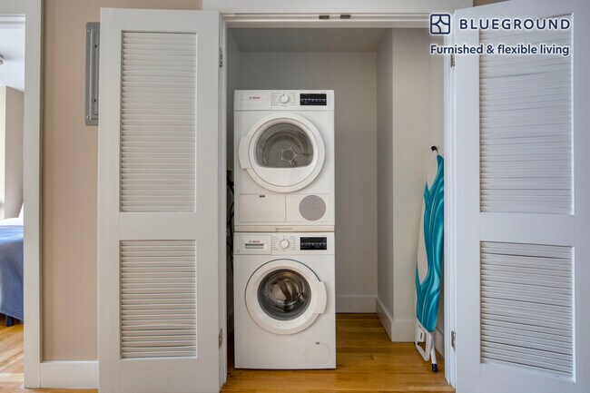 Building Photo - 160 E 88th St