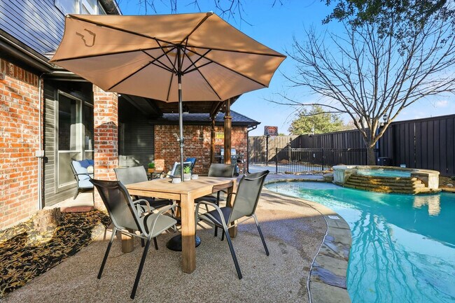 Building Photo - 2008 Vista Dr