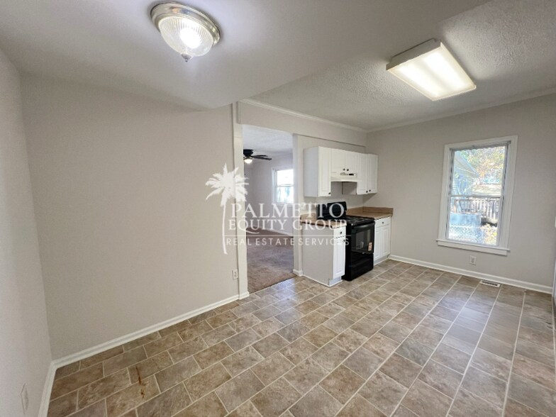 Building Photo - 823 Silver Ave