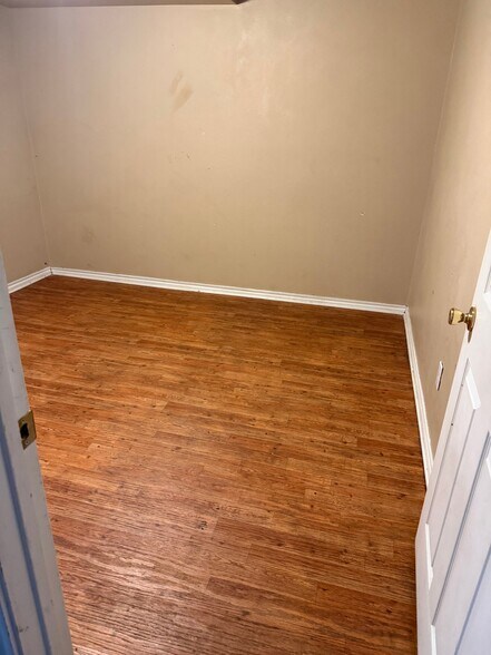 Building Photo - 750 Bonham St