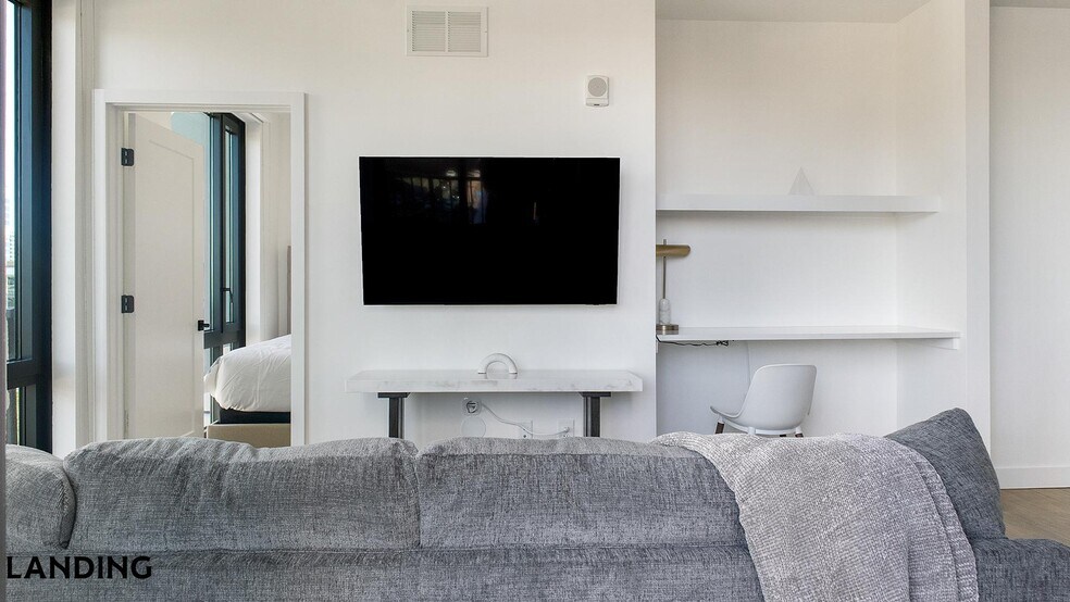 Building Photo - 1007 S Mint St