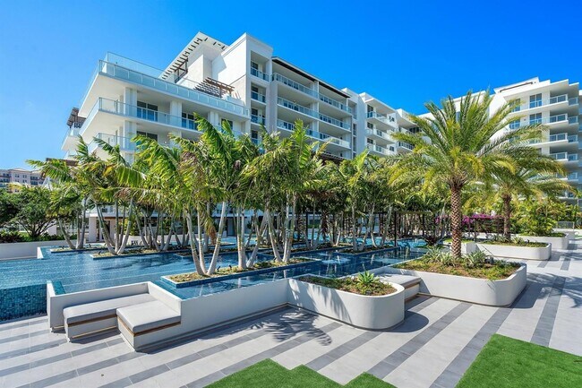 Building Photo - 220 SE Mizner Blvd