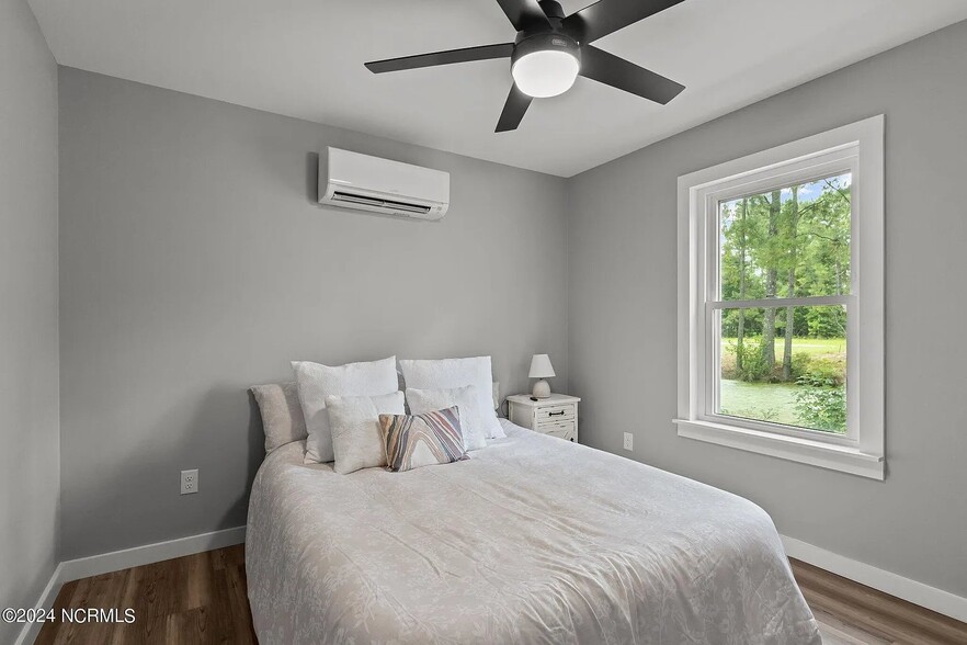 Building Photo - 148 Long Pond Lp