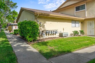 Building Photo - 1214 Sycamore Dr