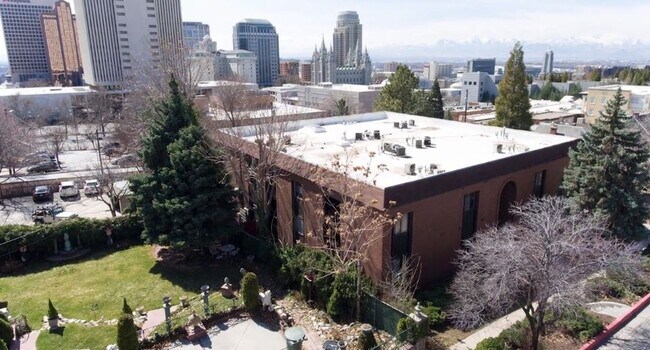 Building Photo - 68 E 200 S