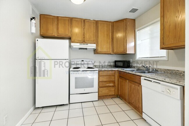 Building Photo - 15th Ave_4Plex