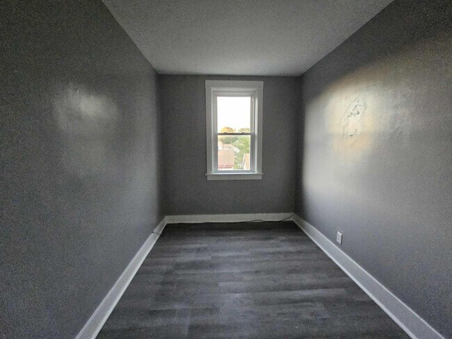 Building Photo - 2 Bedroom apartment for rent!  Located in ...