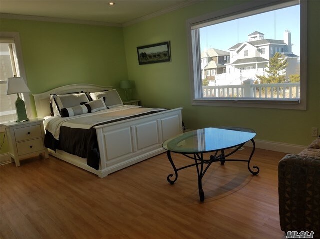Building Photo - 733 Dune Rd