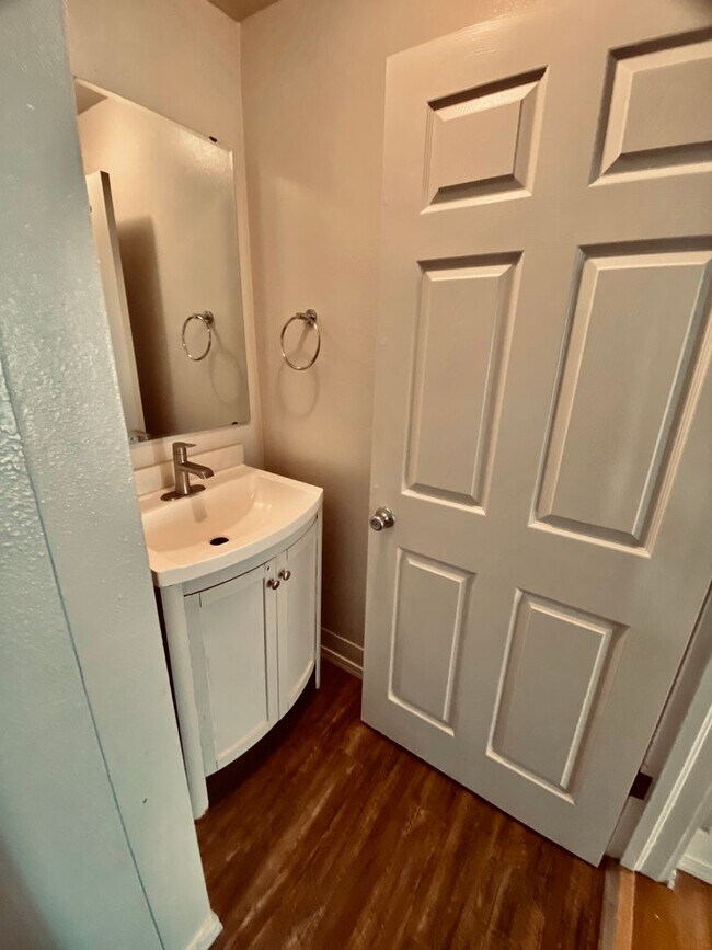 Building Photo - 2029 House