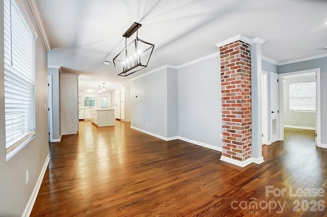 Building Photo - 1724 Dunkirk Dr
