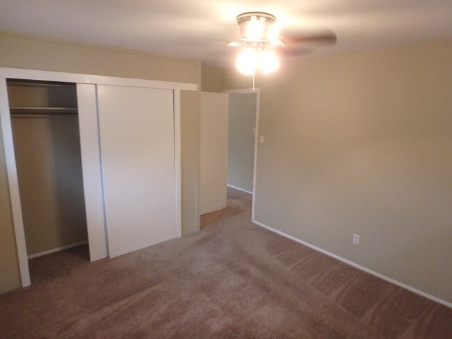 Building Photo - 1548 SW Shunga Dr