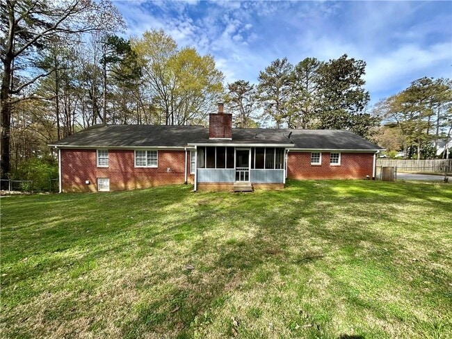 Building Photo - 1534 Collier Dr SE