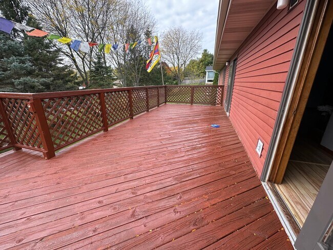 Building Photo - 543 Mahogany Way