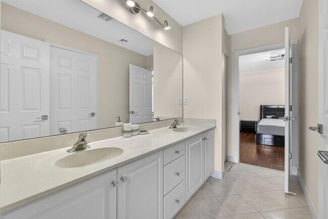 Building Photo - 1724 Annandale Cir