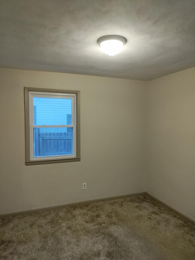Building Photo - 1405 Pearl Ave