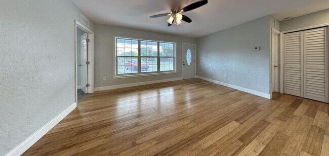 Building Photo - 9401 88th Way N