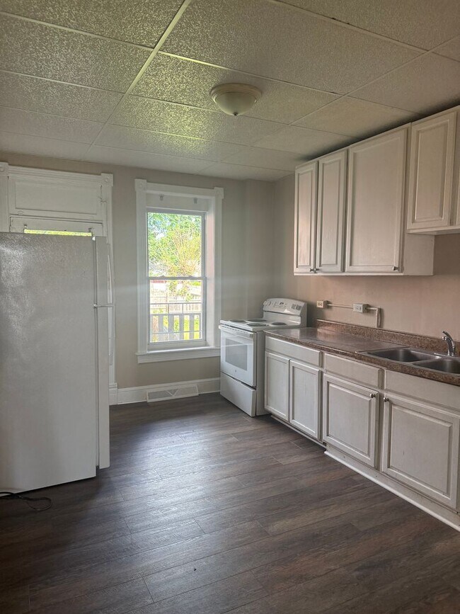 Building Photo - Duplex located on Winter Street in Hagerstown
