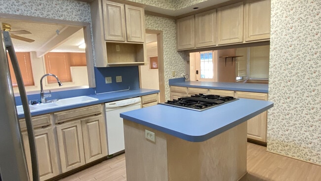 Building Photo - 1017 Audubon Ave