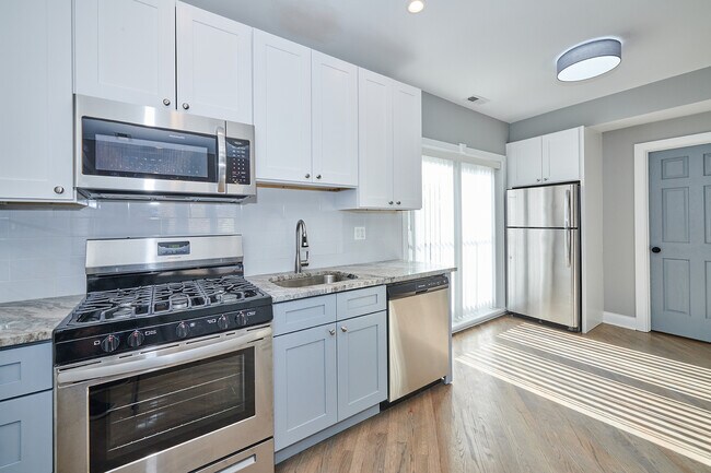 Building Photo - 5709 W Seminole St