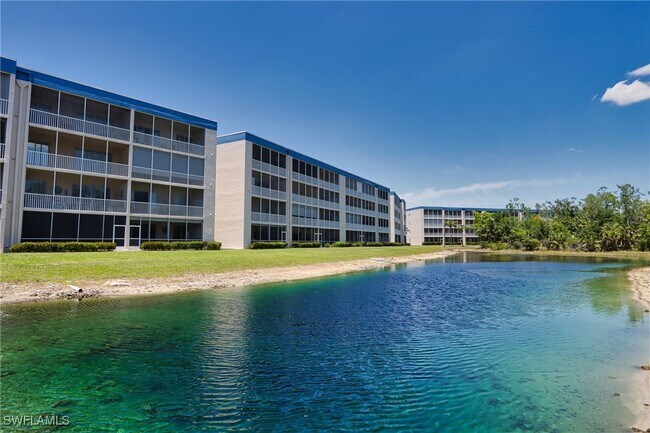 Building Photo - 14801 Park Lake Dr
