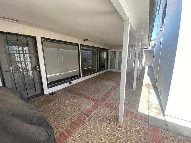 Building Photo - 4BD/2BA House on 63rd!