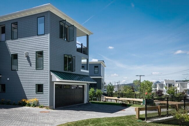 Building Photo - 41 Cliff Rd