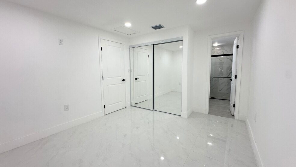 Building Photo - 1304 NW 43rd St