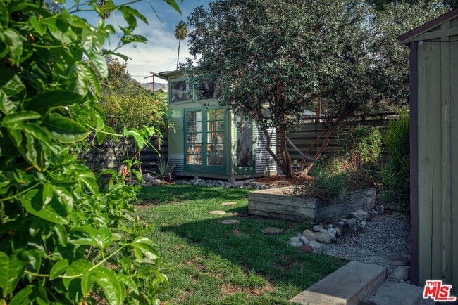 Building Photo - 1480 N Mentor Ave