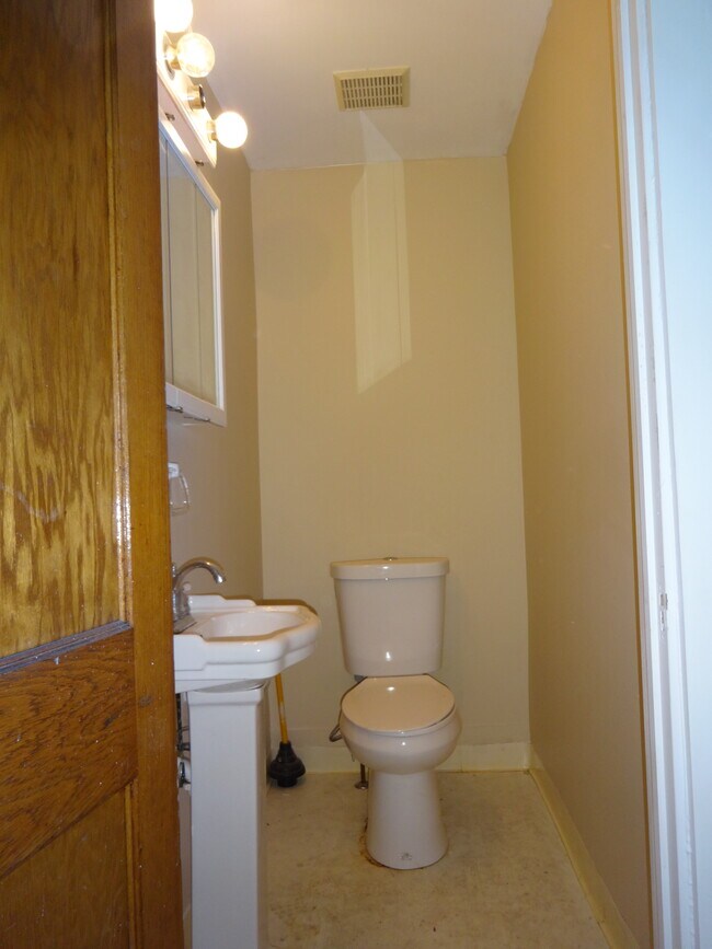 Building Photo - 179 Niagara Falls Blvd