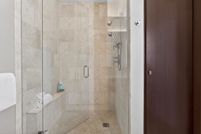 Building Photo - 1001 NW Lovejoy St