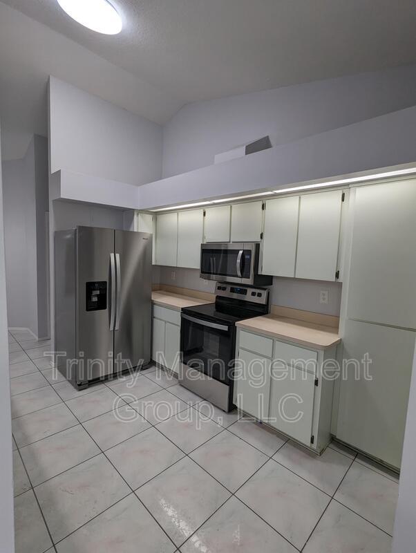 Building Photo - 10348 Belltower St