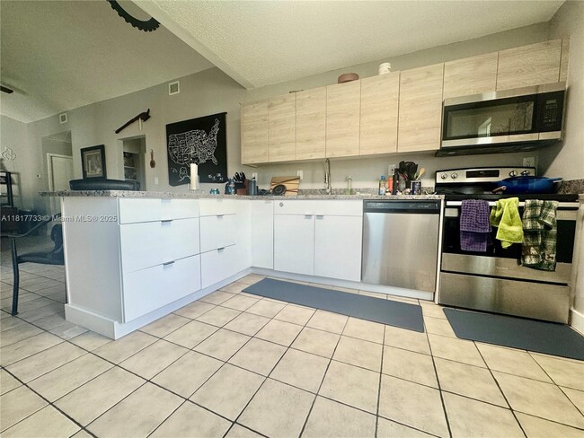 Building Photo - 807 NE 214th Ln