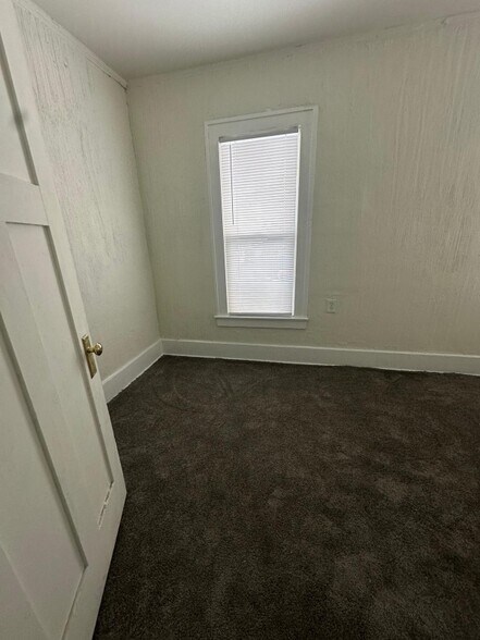 Building Photo - 809 Algonquin St