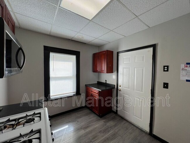 Building Photo - 3616 Independence Rd