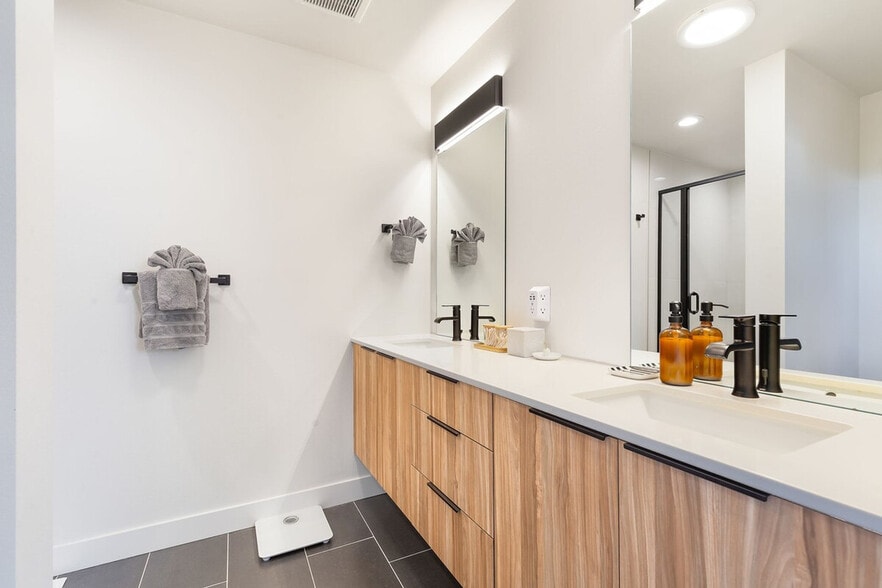 Building Photo - 65 W Dravus St