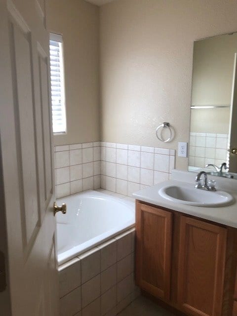 Building Photo - 513 Desmet Dr