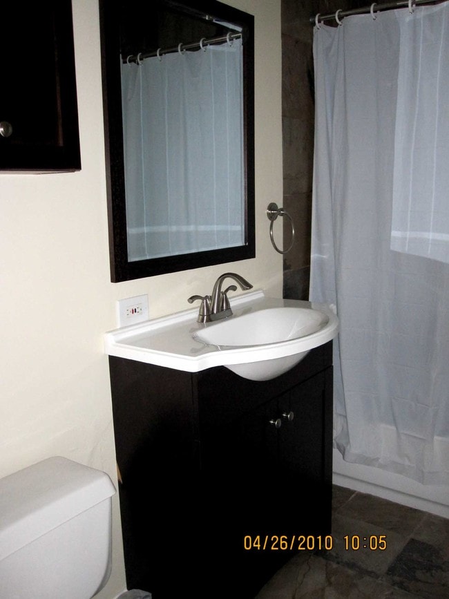 Building Photo - 7364 Hollywood