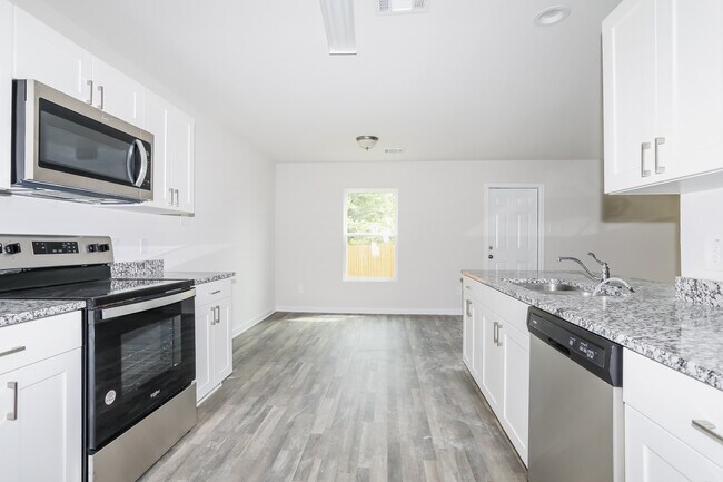 Building Photo - 14141 Harlequine Dr, Willis, TX