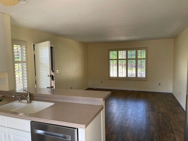 Building Photo - 8299 Echo Dell Rd